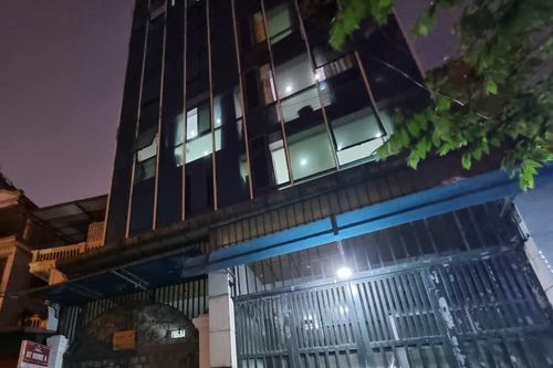 Rơi từ tầng 6 chung cư mini ở Trần Duy Hưng, nam thanh niên tử vong