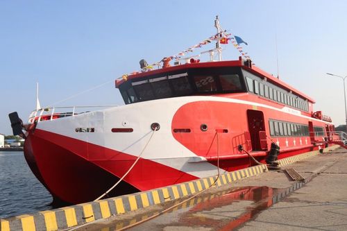 Đưa vào khai thác tàu cao tốc hai thân tuyến Phan Thiết - Phú Quý