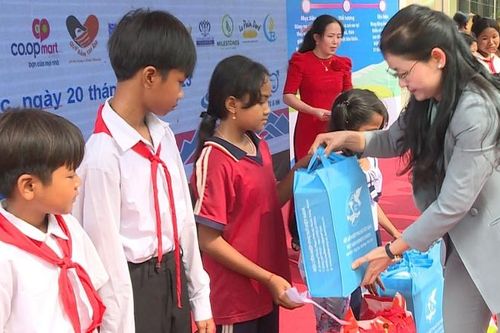 Nhiều hoạt động hướng về phụ nữ và trẻ em vùng sâu tỉnh Bình Phước