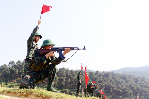 'Hoa bắn giỏi' ở Trung đoàn Ba Vì