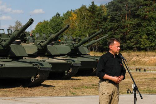 'Abrams giống xe đồ chơi khi đối đầu T-72 nâng cấp'