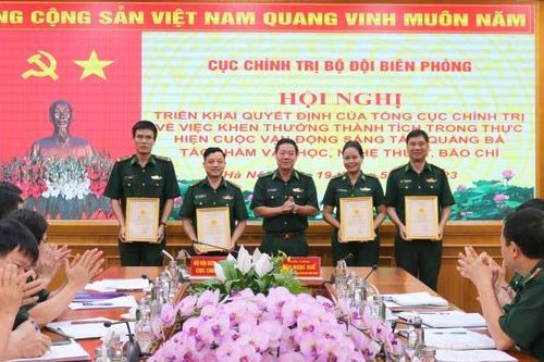 'Văn học nghệ thuật viết về đề tài Bộ đội Cụ Hồ góp phần xây dựng bản lĩnh, nhân cách cho bộ đội'