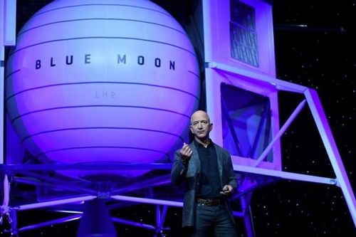 Tập đoàn của tỷ phú Bezos sẽ chế tạo tàu đổ bộ lên Mặt trăng cho NASA
