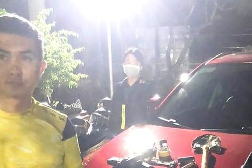 Nhóm nam, nữ mang súng đã lên đạn đi giải quyết mâu thuẫn