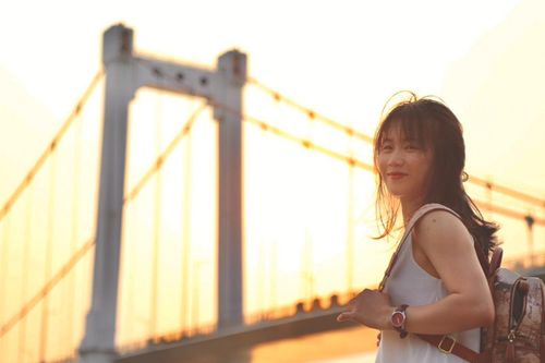 Mê mẩn ngắm hoàng hôn thơ mộng bên bờ sông Hàn