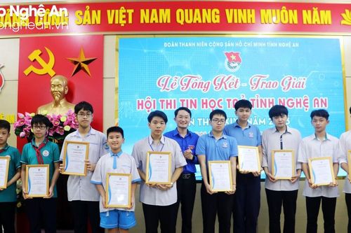 Trao giải Hội thi Tin học trẻ tỉnh Nghệ An năm 2023