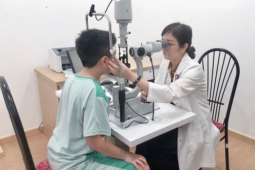 Ứng dụng công nghệ, kỹ thuật cao trong điều trị mắt tại ĐBSCL