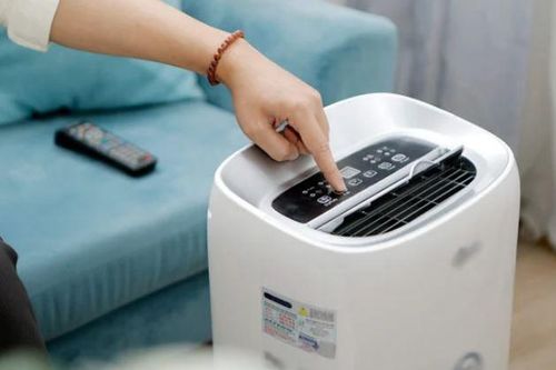 Trời nồm đừng mở toang cửa hay bật quạt, làm cách này đảm bảo nhà khô ráo ngay