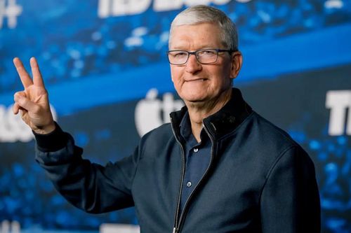 CEO Tim Cook đăng tweet về Apple Store online tại Việt Nam