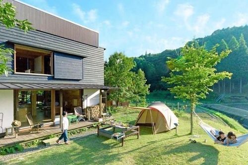 Gia đình 5 người ở trên núi suốt 10 năm, tự làm nhà để sống gần gũi với thiên nhiên