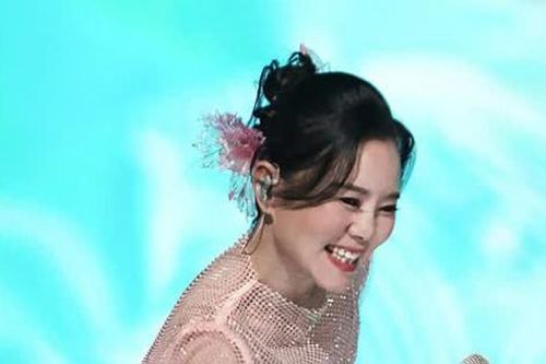 Nữ ca sĩ có 'ca khúc khó hát nhất thế giới' tái xuất ở show Đạp gió 2023 là ai?