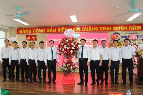 PGS.TS. Vũ Đình Ngọ được bổ nhiệm làm Bí thư Đảng ủy trường ĐH Điện lực