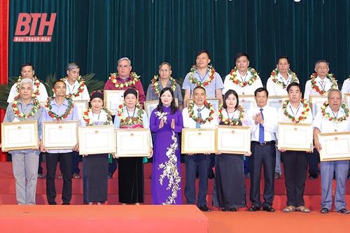 Phát huy vai trò của người có uy tín trong xây dựng hệ thống chính trị cơ sở