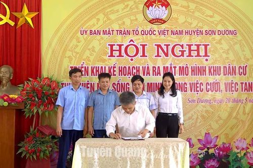 Ra mắt mô hình khu dân cư thực hiện nếp sống văn minh trong việc cưới, việc tang ở Sơn Dương