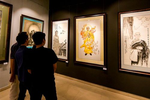 Khai mạc triển lãm 'Phật giáo với hòa bình' tại Hội Mỹ thuật TP.HCM