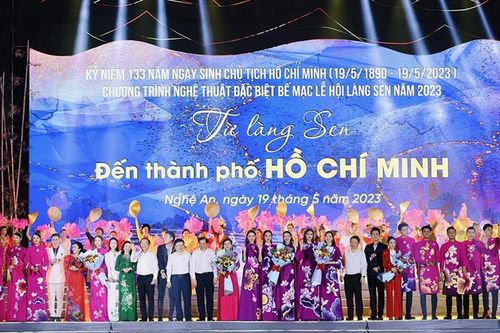 Nghệ An: Lắng đọng chương trình nghệ thuật đặc biệt bế mạc Lễ hội làng Sen năm 2023