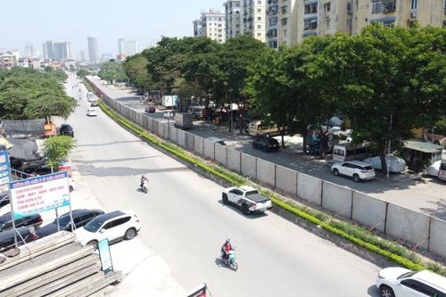 Hoàng Mai (Hà Nội): Yêu cầu tháo dỡ một phần tường rào bê tông để người dân di chuyển
