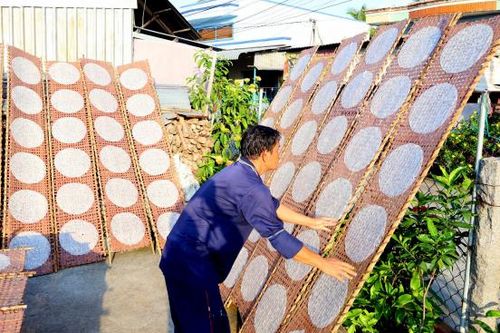 Nghề làm bánh tráng Thuận Hưng được công nhận là Di sản văn hóa phi vật thể