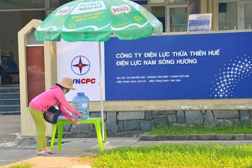 Nắng nóng kỷ lục, Huế bố trí nhiều điểm phục vụ nước miễn phí cho dân