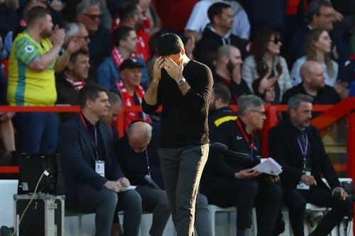 HLV Arteta: 'Đau đớn quá'