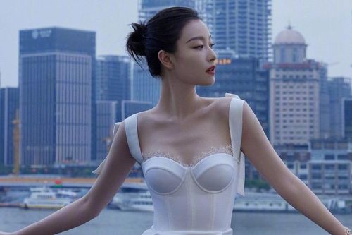 Đoàn làm phim của Nghê Ni gặp tai nạn nghiêm trọng