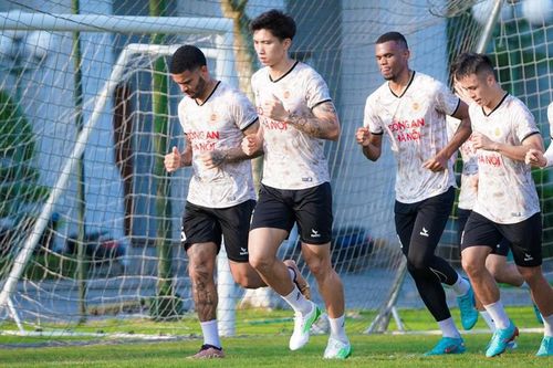 Bóng đá Việt Nam ngày 21/5: Khánh Hòa vs Bình Dương (17h00), TPHCM vs Công an Hà Nội (19h15)