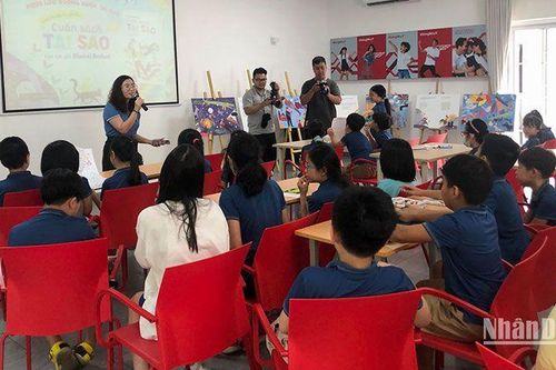 Phiêu lưu ở 'Vương quốc Tại sao' với tranh vẽ từ truyện của Gianni Rodari