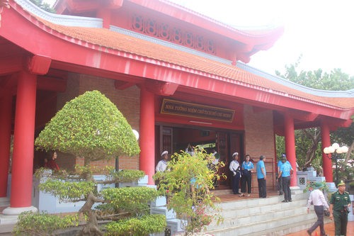 Nhà tưởng niệm Bác Hồ ở Trường Sa