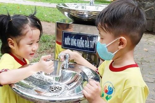 Bộ Y tế hướng dẫn người dân xử lý nước sạch cho mùa khô hạn