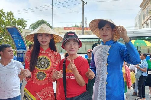 Du thuyền 5 sao Costa Serena chở 3.600 du khách tới Phú Quốc