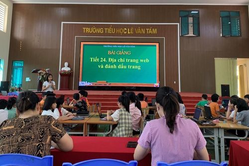 Thí điểm dạy tăng cường Tin học theo khung năng lực số ở Lào Cai