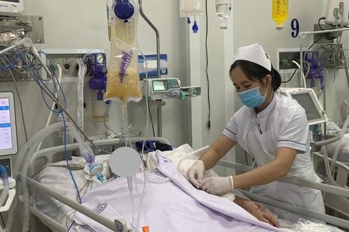 Thêm 3 người ngộ độc Botulinum do ăn giò lụa bán dạo và mắm để lâu