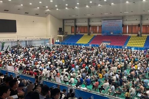 Tin bất động sản tuần qua: Hàng nghìn người xếp hàng từ sáng sớm bốc thăm mua nhà ở xã hội