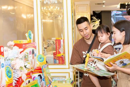 Ra mắt bộ sách công nghệ số giúp trẻ học tiếng Anh