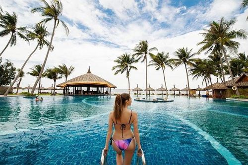 Khách sạn tại Mũi Né từ chối khách ở 1 đêm cuối tuần, 'bán bia kèm lạc'