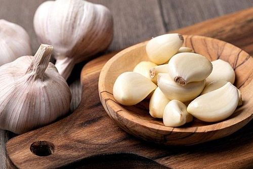 Điều gì xảy ra với cơ thể khi ăn tỏi trong thời gian dài?
