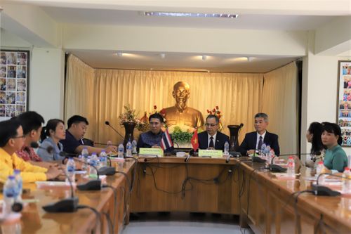 Tỉnh Nakhon Phanom muốn thúc đẩy hợp tác với các địa phương Việt Nam