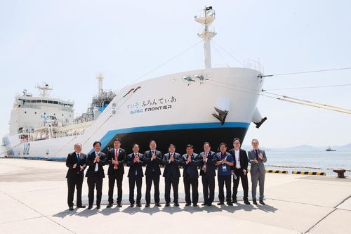 Thủ tướng thăm tàu vận chuyển hydro lỏng Suiso Frontier của Nhật Bản