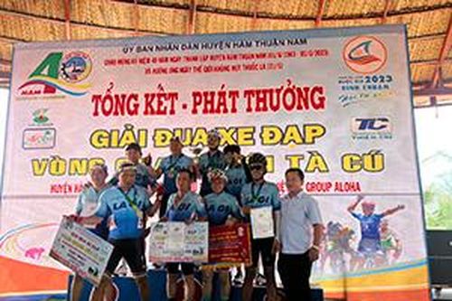 Bình Thuận: 120 vận động viên dự giải đua xe đạp kỷ niệm 40 năm thành lập huyện Hàm Thuận Nam