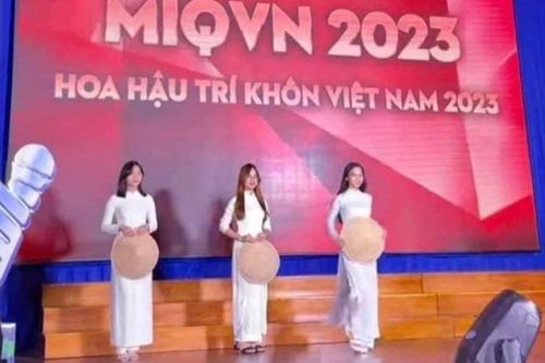 Xôn xao hình ảnh cuộc thi 'Hoa hậu trí khôn Việt Nam' và sự thật bất ngờ phía sau