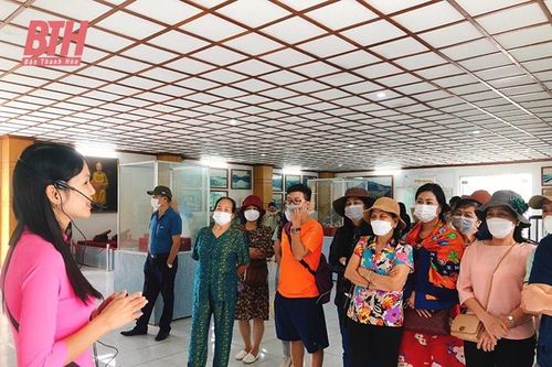 Trưng bày, khai thác hiệu quả các hiện vật, tư liệu lịch sử