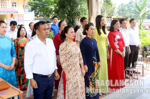 Phường Tam Thanh: Dâng hương, sinh hoạt chuyên đề và kết nạp đảng viên mới tại đình Háng Pài