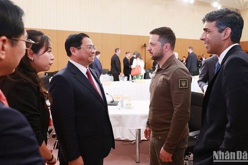 Thủ tướng Phạm Minh Chính gặp Tổng thống Ukraine Volodymyr Oleksandrovych Zelensky