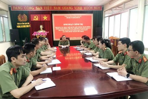 Những người giữ bình yên an ninh kinh tế nơi cửa khẩu