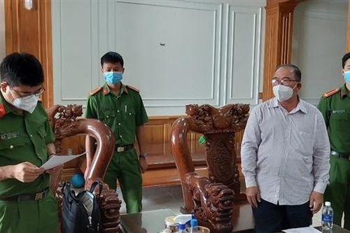 Truy tố nguyên Chủ tịch UBND huyện Xuyên Mộc vụ cấp sổ đỏ kiểu 'luật người thân'