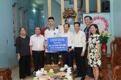 Hà Giang: Trao 20 triệu đồng khích lệ học sinh tham gia Cuộc thi Olympic Toán học quốc tế năm 2023