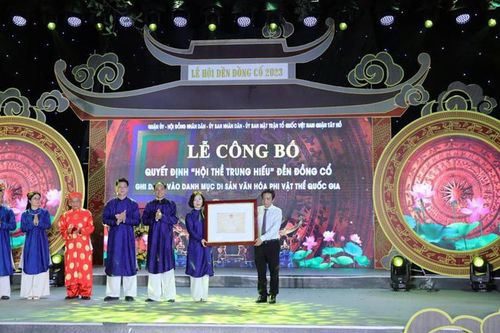 Tái hiện 'Hội thề Trung hiếu' đền Đồng Cổ trong ngày nhận danh hiệu Di sản Quốc gia