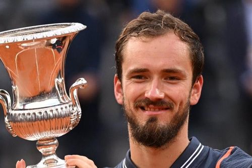 Rome Masters (Italian Open): Daniil Medvedev giành danh hiệu đầu tay trên mặt sân đất nện, Elena Rybakina vô địch đơn nữ