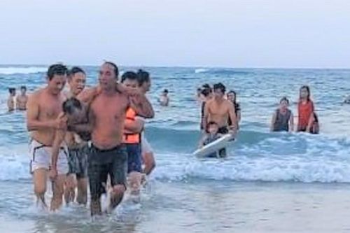 Một phó công an phường dũng cảm cứu người đuối nước