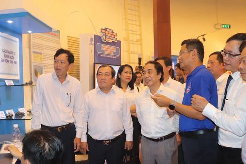 Khai mạc tuần lễ Khoa học công nghệ và sáng tạo ngành nước